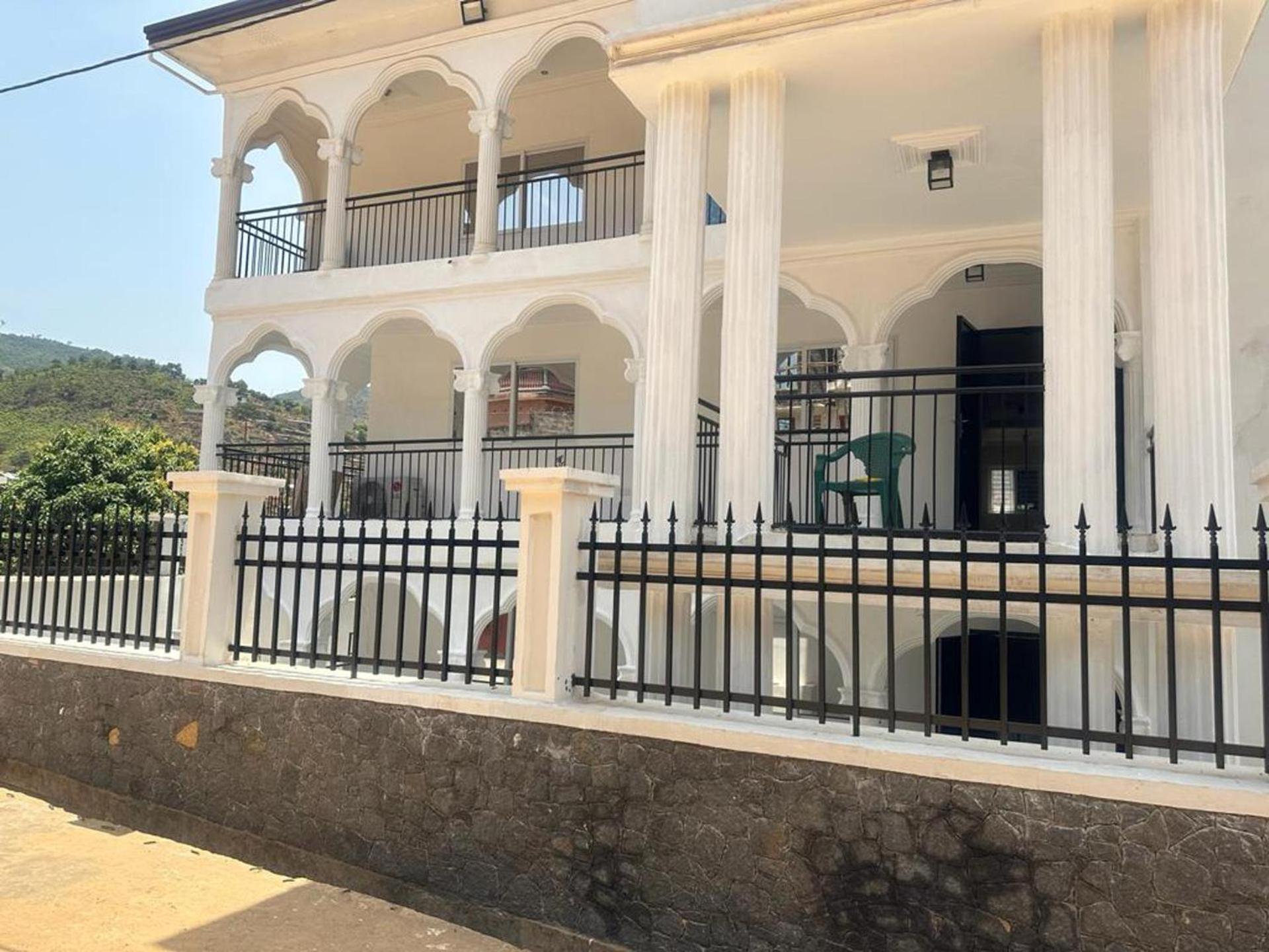 After 5 Apartment 3 2 Spacious En-Suite Bedrooms Freetown Exterior photo